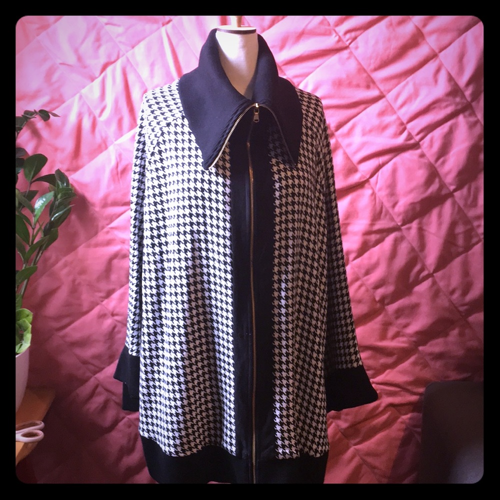 J Peterman Houndstooth Poncho